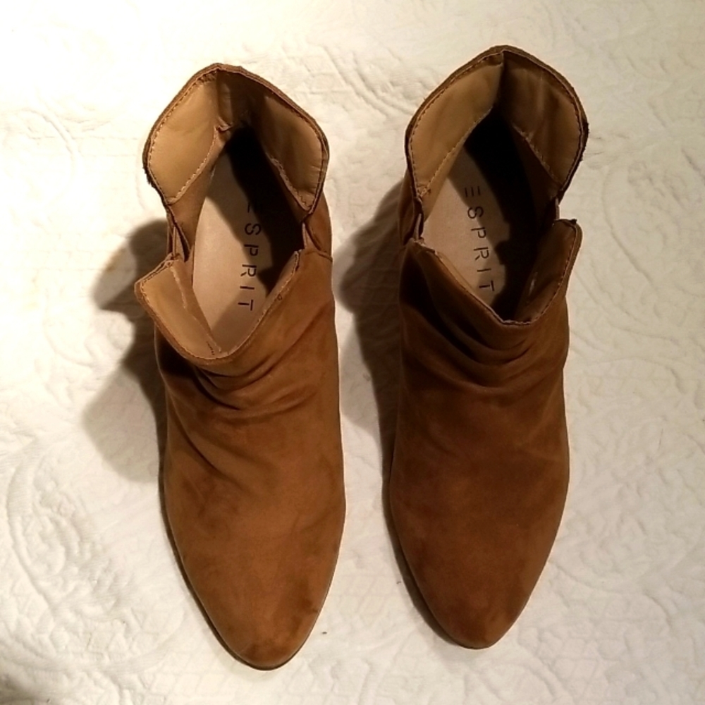 𝅺Esprit ankle boots